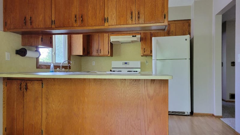 341 Hickory St, Mahtomedi, MN 55115