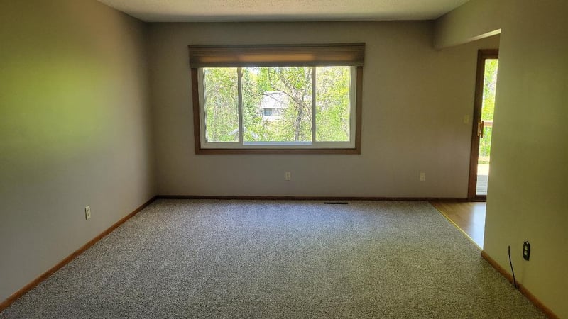 341 Hickory St, Mahtomedi, MN 55115