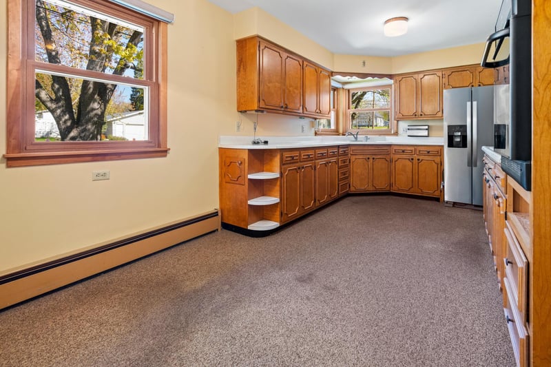 404 4th St N, Sauk Rapids, MN 56379