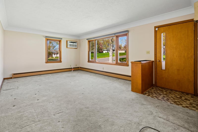 404 4th St N, Sauk Rapids, MN 56379