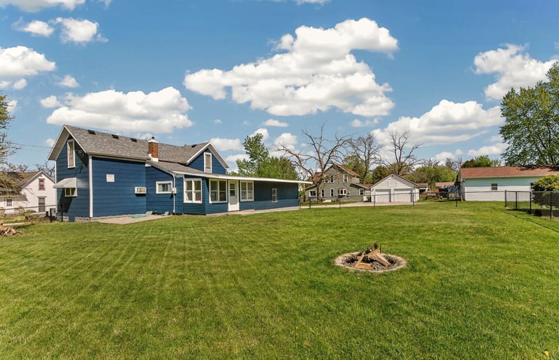 18 4th Ave NE, Dodge Center, MN 55927