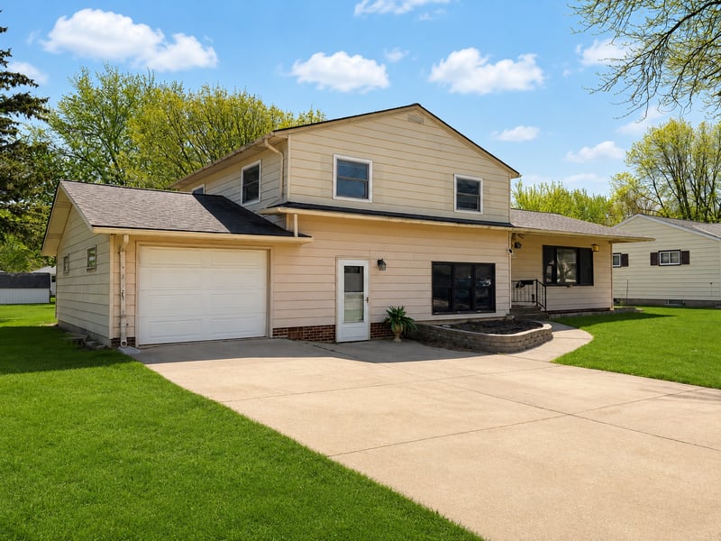 3029 Oak Ave, Slayton, MN 56172
