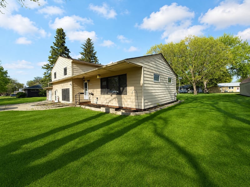 3029 Oak Ave, Slayton, MN 56172