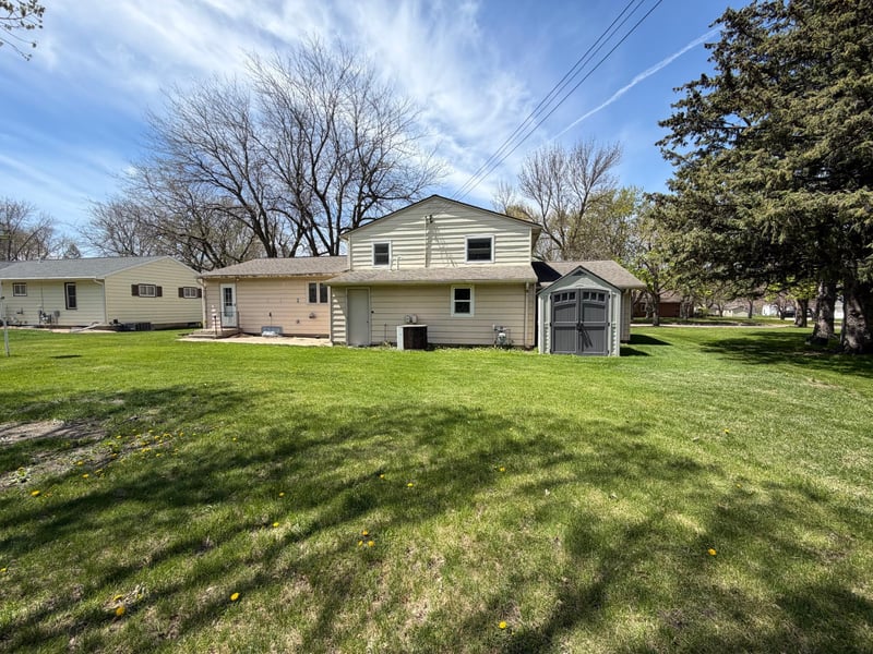 3029 Oak Ave, Slayton, MN 56172