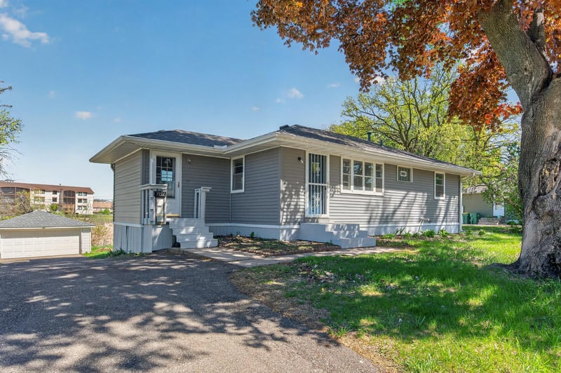5932 Perry Ave N, Crystal, MN 55429