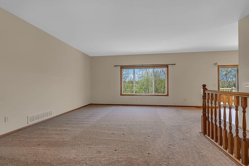 1835 Star Dr, Sauk Rapids, MN 56379