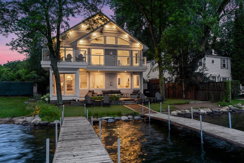 2807 Mckenzie Point Rd, Wayzata, MN 55391