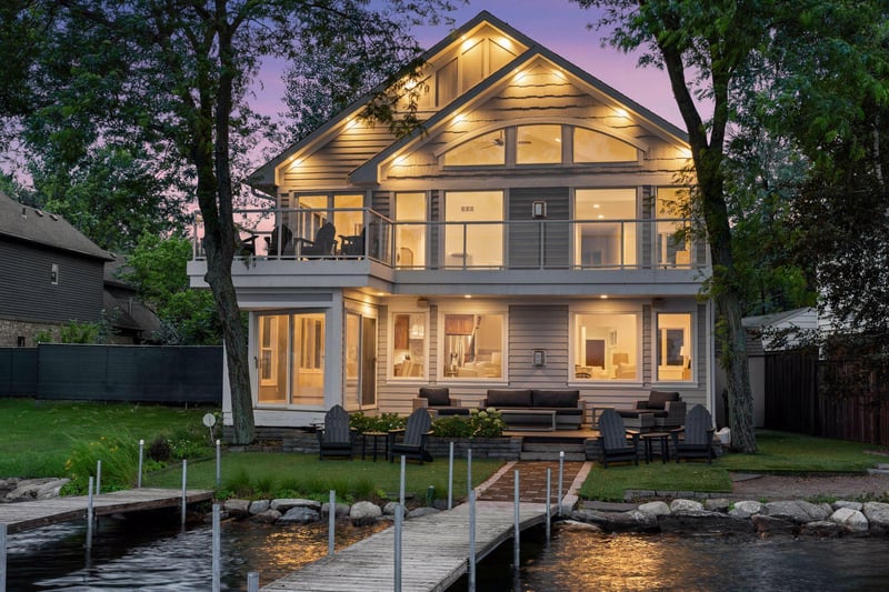2807 Mckenzie Point Rd, Wayzata, MN 55391