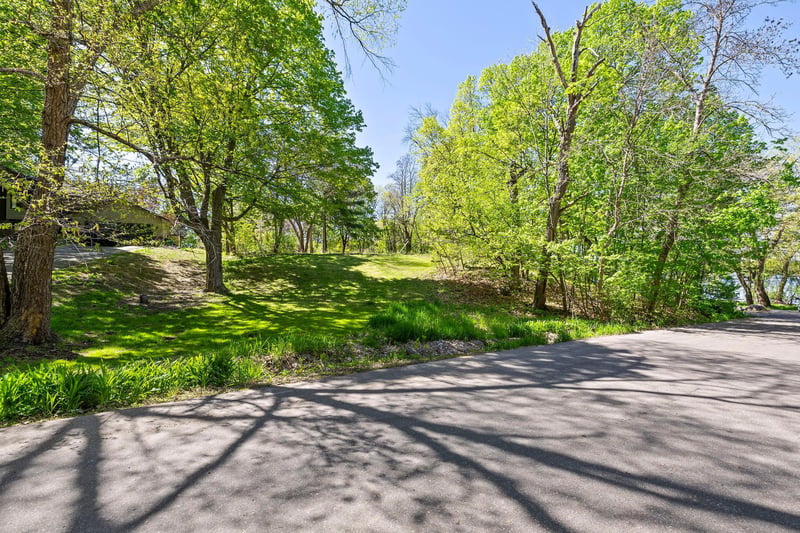1373 Rest Point Rd, Orono, MN 55364