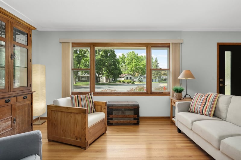 10816 Toledo Cir, Bloomington, MN 55437