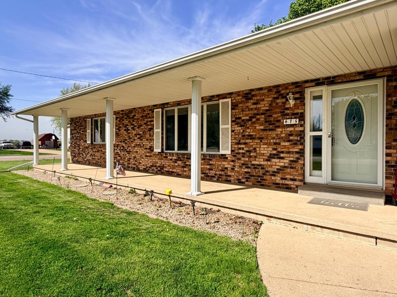 615 Lake Ave E, Fulda, MN 56131