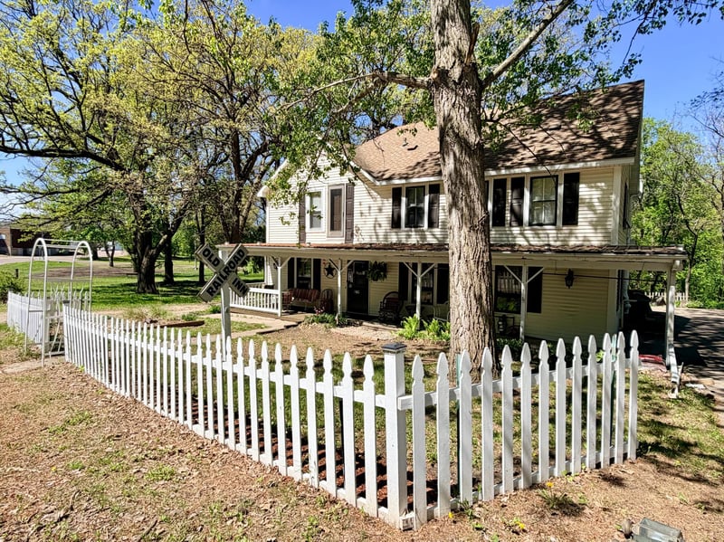 219 Moore St, Jackson, MN 56143
