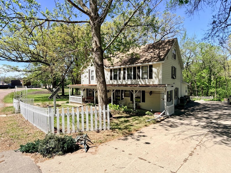 219 Moore St, Jackson, MN 56143