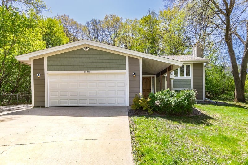 2542 147th Ln NE, Ham Lake, MN 55304