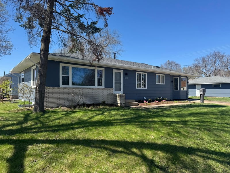 540 E 2nd St, Waconia, MN 55387