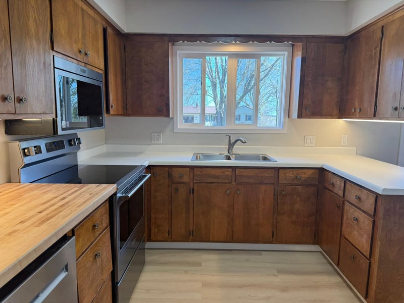 540 E 2nd St, Waconia, MN 55387
