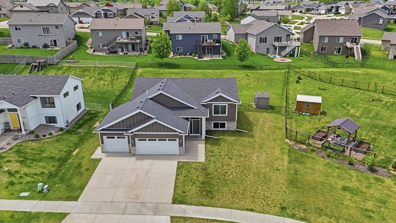 732 Towne Dr NE, Byron, MN 55920