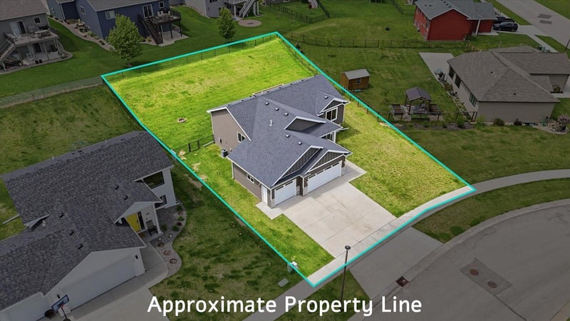 732 Towne Dr NE, Byron, MN 55920