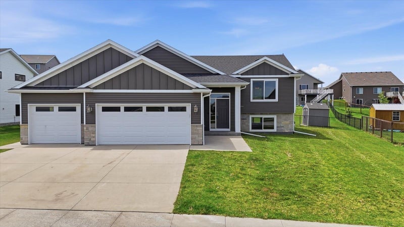 732 Towne Dr NE, Byron, MN 55920