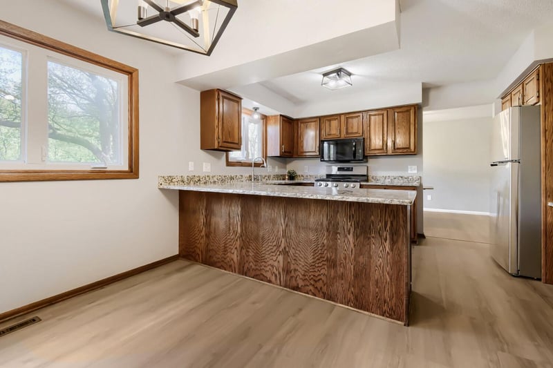 10855 Avocet St NW, Coon Rapids, MN 55433