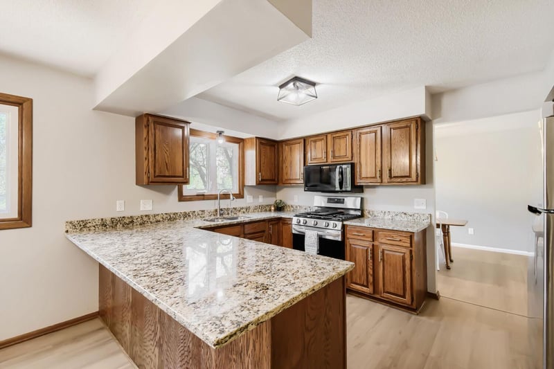 10855 Avocet St NW, Coon Rapids, MN 55433