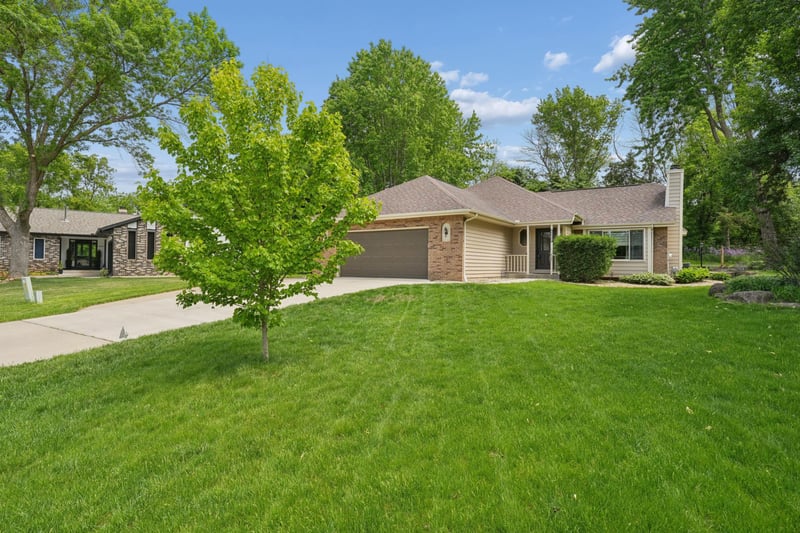 20524 Javelin Cir, Lakeville, MN 55044