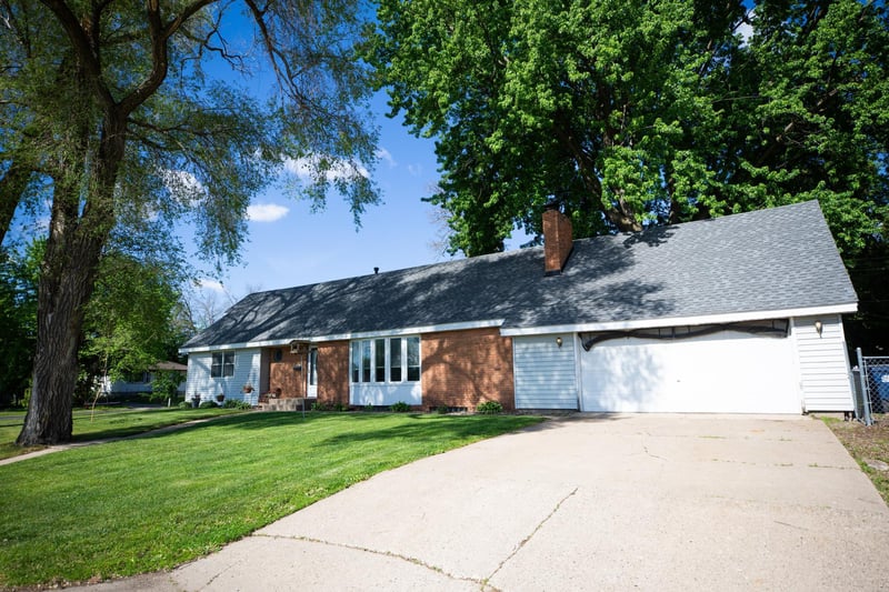 520 8th St, Farmington, MN 55024