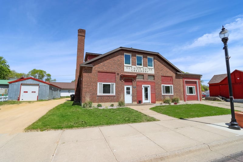 196 Main St W, Elysian, MN 56028