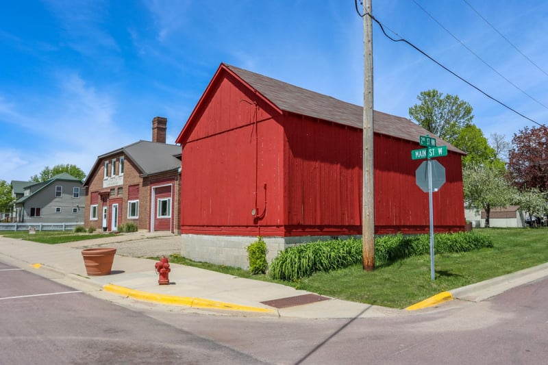196 Main St W, Elysian, MN 56028