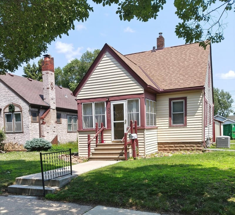 351 8th Ave S, South Saint Paul, MN 55075