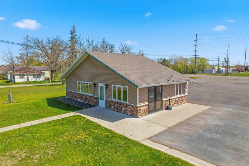 100 N Pine St S, Mora, MN 55051