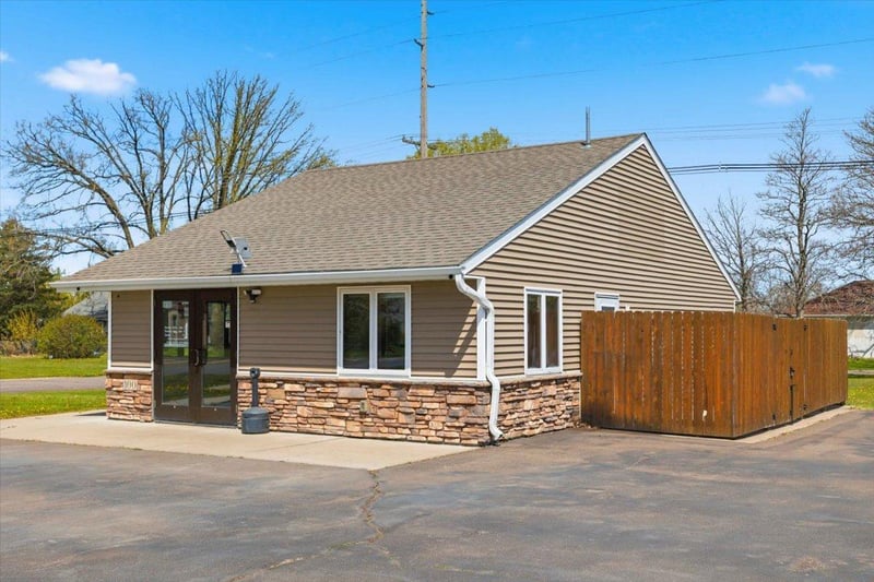 100 N Pine St S, Mora, MN 55051
