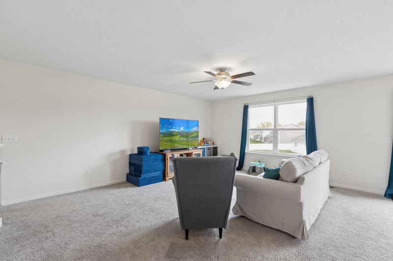 1086 Foede Cir, Montrose, MN 55363