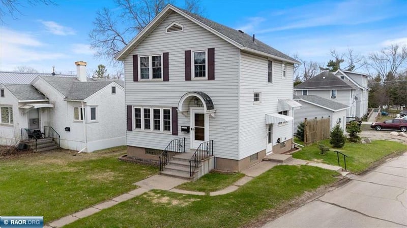 520 15th St N, Virginia, MN 55792