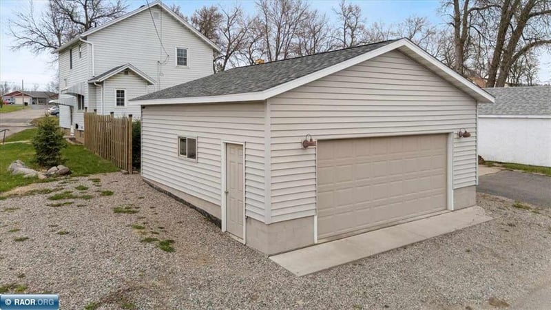 520 15th St N, Virginia, MN 55792
