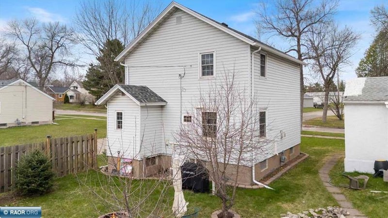 520 15th St N, Virginia, MN 55792