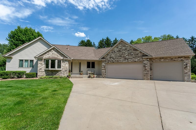 17162 Red Wing Blvd, Hastings, MN 55033