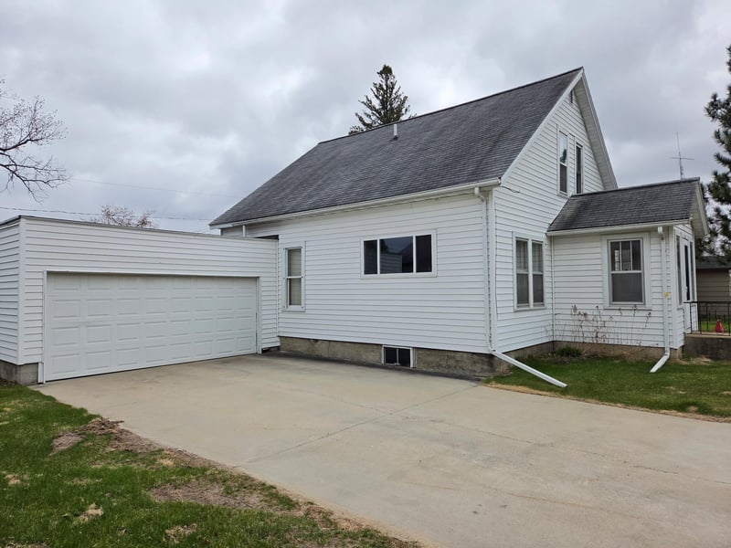516 4th St SE, Deer River, MN 56636