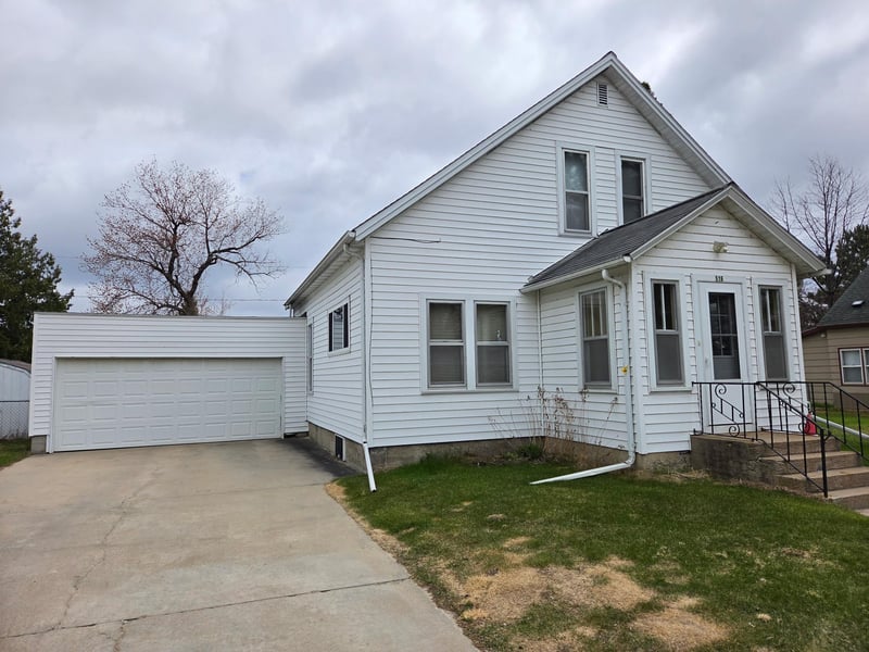 516 4th St SE, Deer River, MN 56636