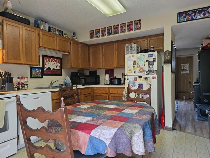 915 7th St #9, Jordan, MN 55352