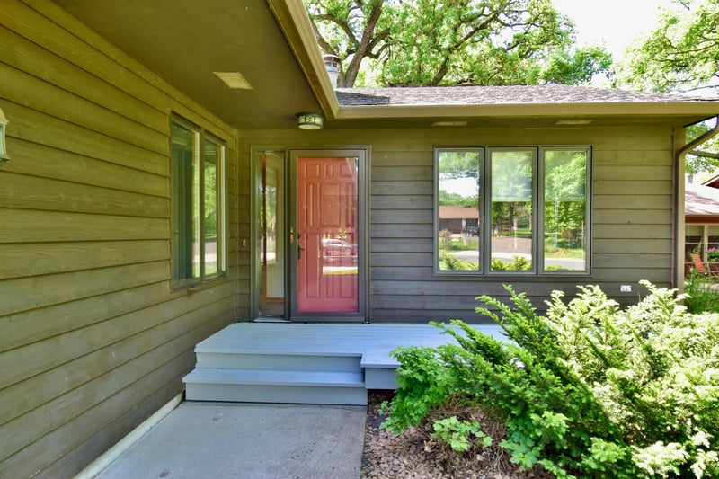 1252 Rolling Oaks Ln NW, Hutchinson, MN 55350