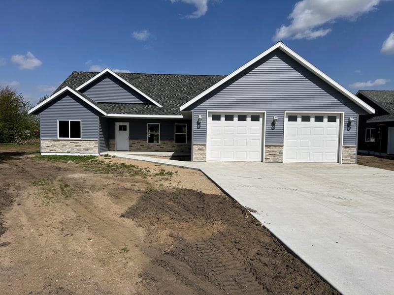 706 11th St NW, Perham, MN 56573