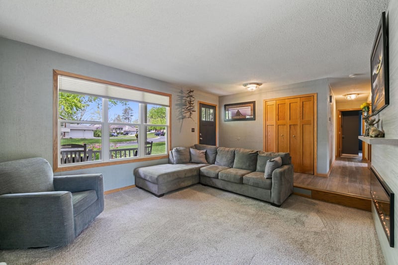 14184 Ash Cir NE, Prior Lake, MN 55372