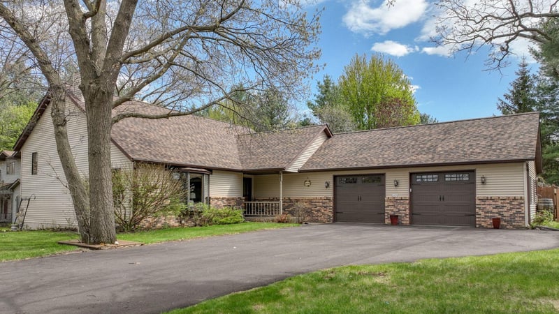 645 Farr Ct, Eau Claire, WI 54701