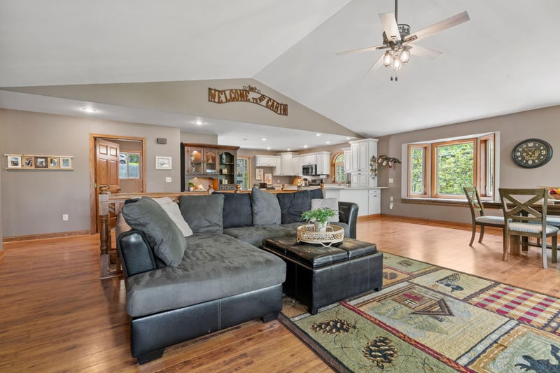 10039 Amigo Trl, Grey Eagle, MN 56336