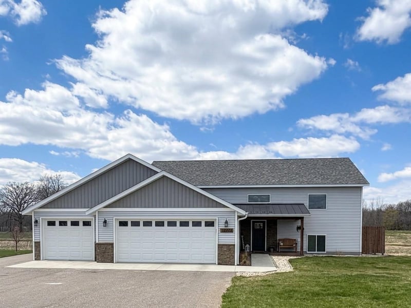 7822 Hummingbird Ln SW, Alexandria, MN 56308