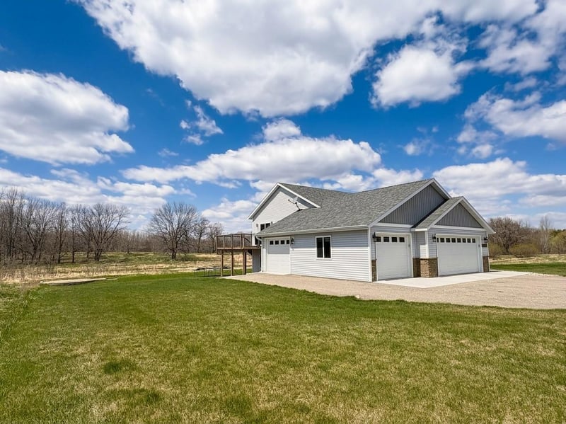 7822 Hummingbird Ln SW, Alexandria, MN 56308