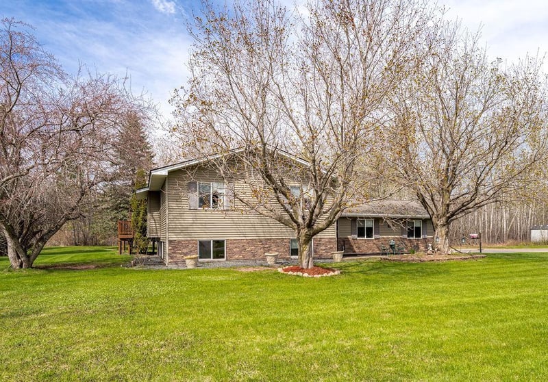 9105 Falcon St, Duluth, MN 55808