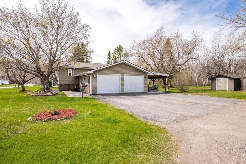 9105 Falcon St, Duluth, MN 55808