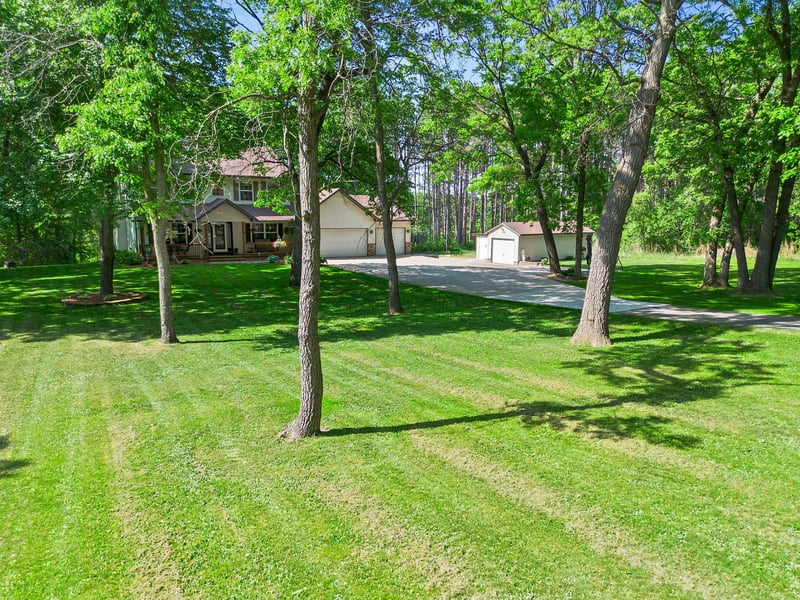29376 Hillcrest Dr, Stacy, MN 55079